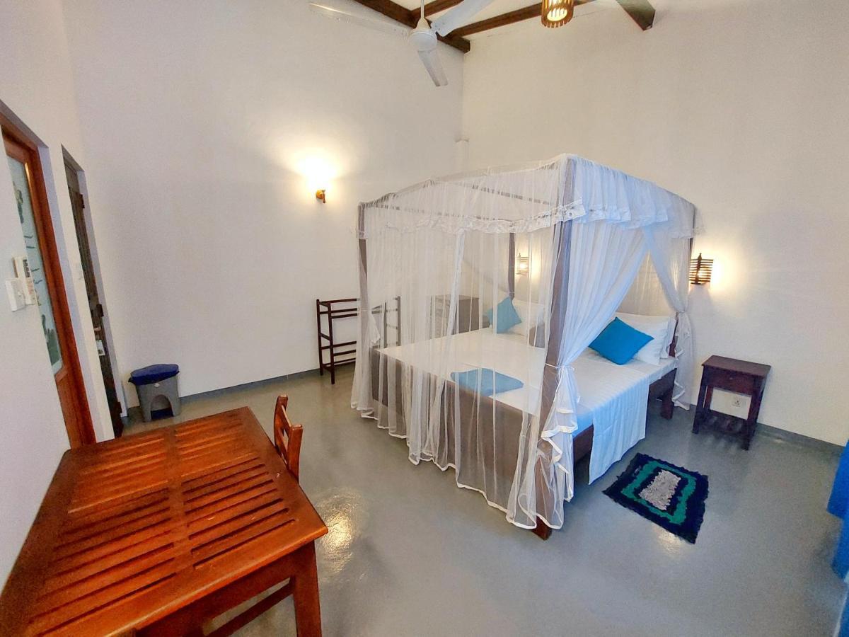Sweden Inn Guesthouse Hikkaduwa Eksteriør bilde