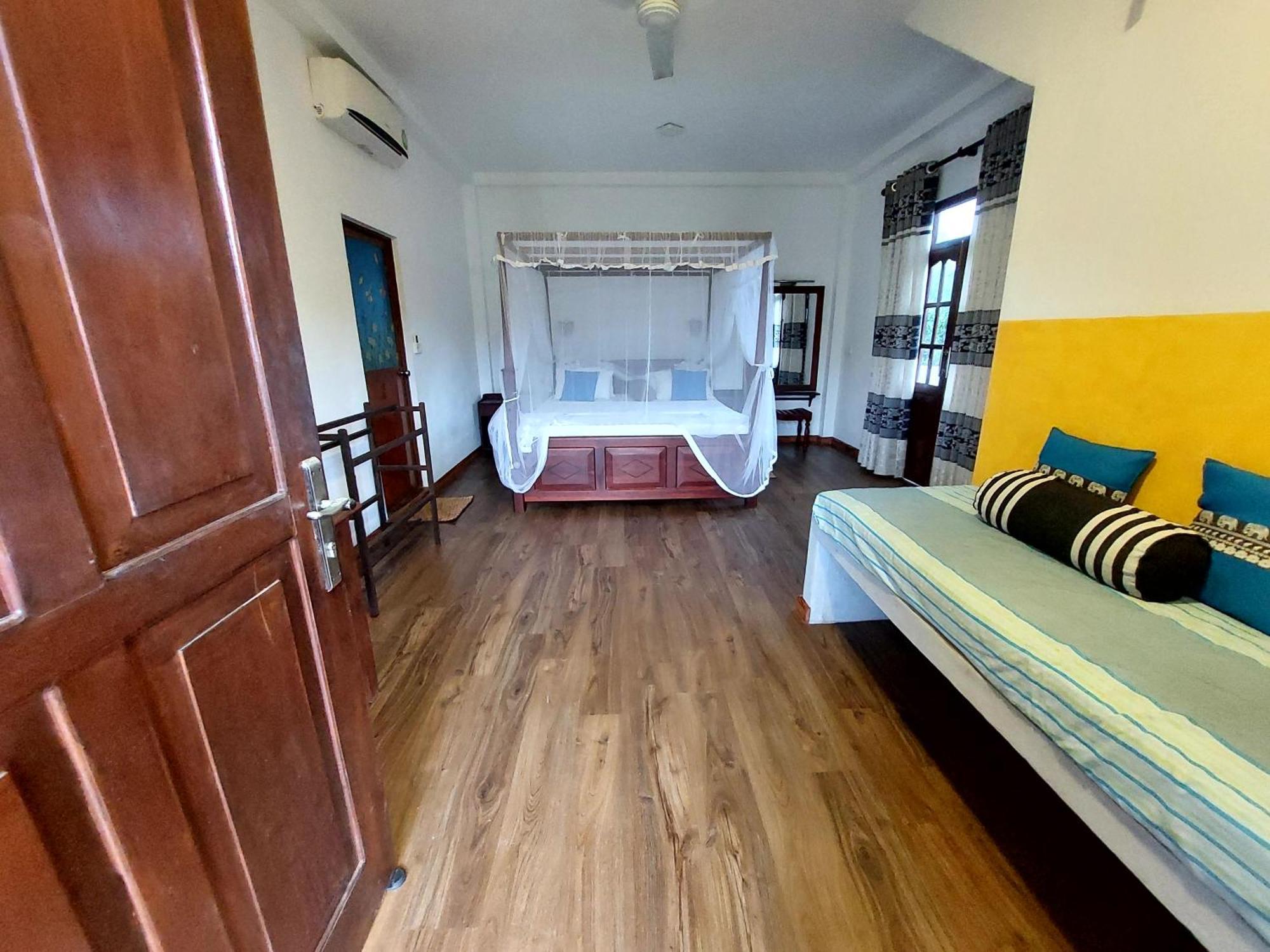Sweden Inn Guesthouse Hikkaduwa Eksteriør bilde
